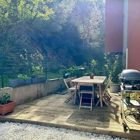 Moderne Avec Parking Et Wifi - Fr-1-553-335